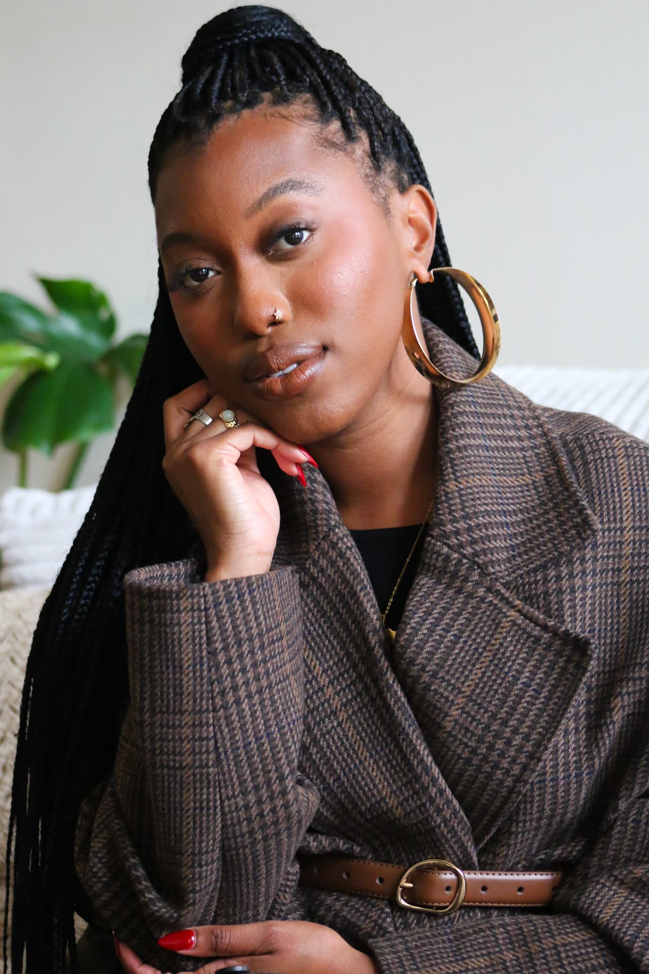 Portrait of Alexa, founder of Alexa Strategy Lab, in a tweed blazer